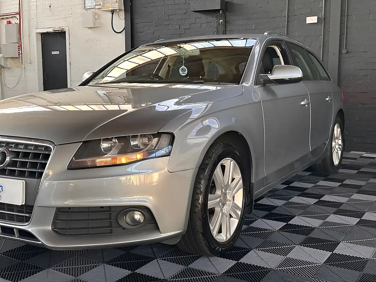 Used 2010 Audi A4 Avant Executive Se Grey - Interior and Exterior details 17