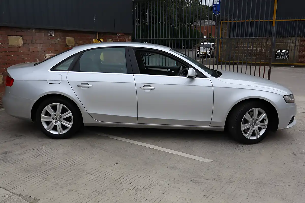 Used 2010 Audi A4 Executive Se Silver - Interior and Exterior details 12