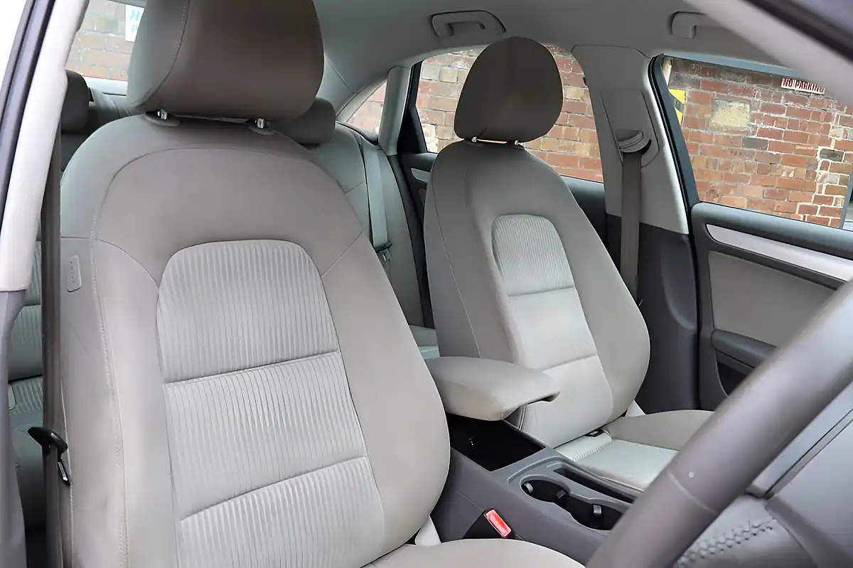 Used 2010 Audi A4 Executive Se Silver - Interior and Exterior details 2