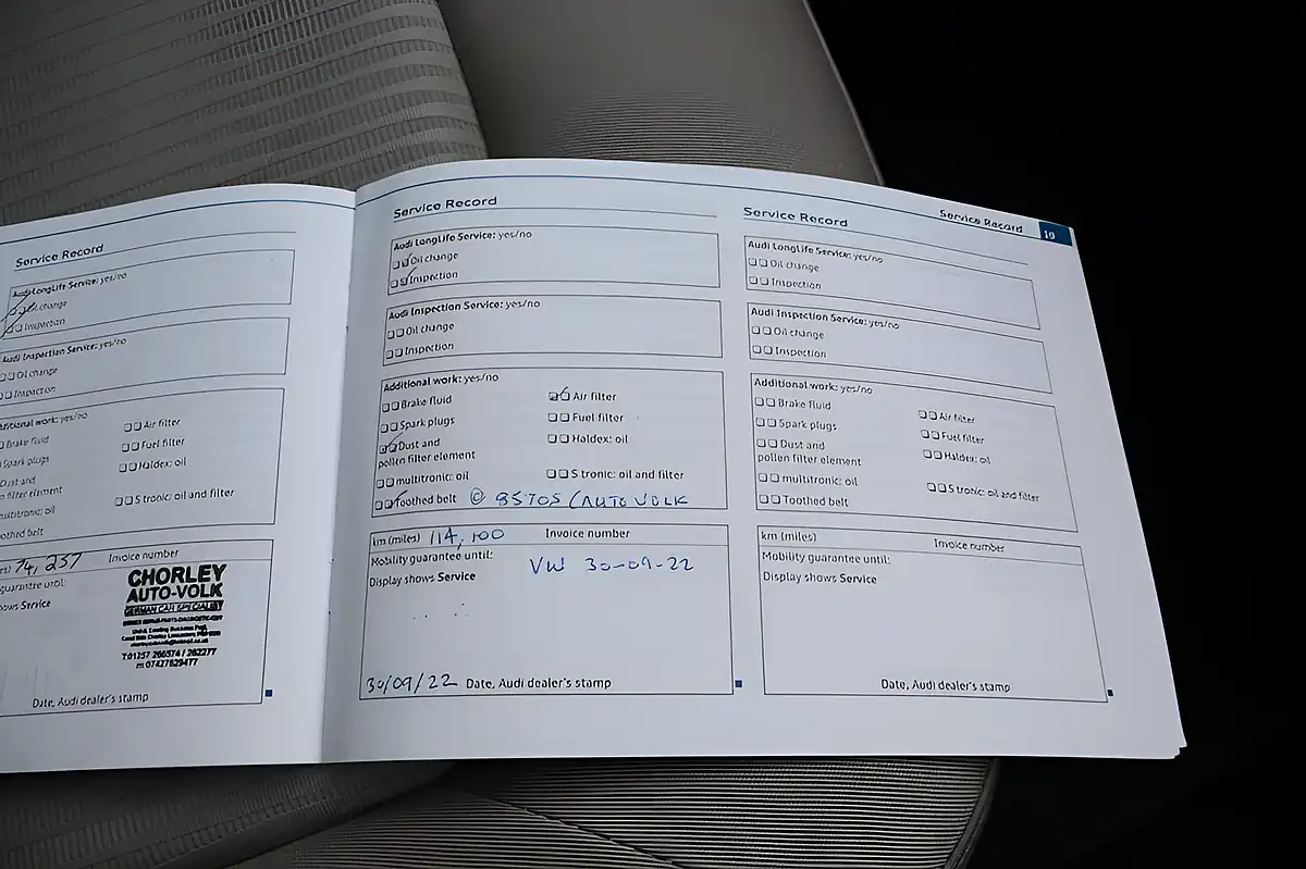 Used 2010 Audi A4 Executive Se Silver - Interior and Exterior details 9
