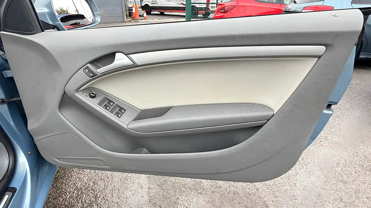 Used 2010 Audi A5 Cabriolet Se Blue - Interior and Exterior details 15