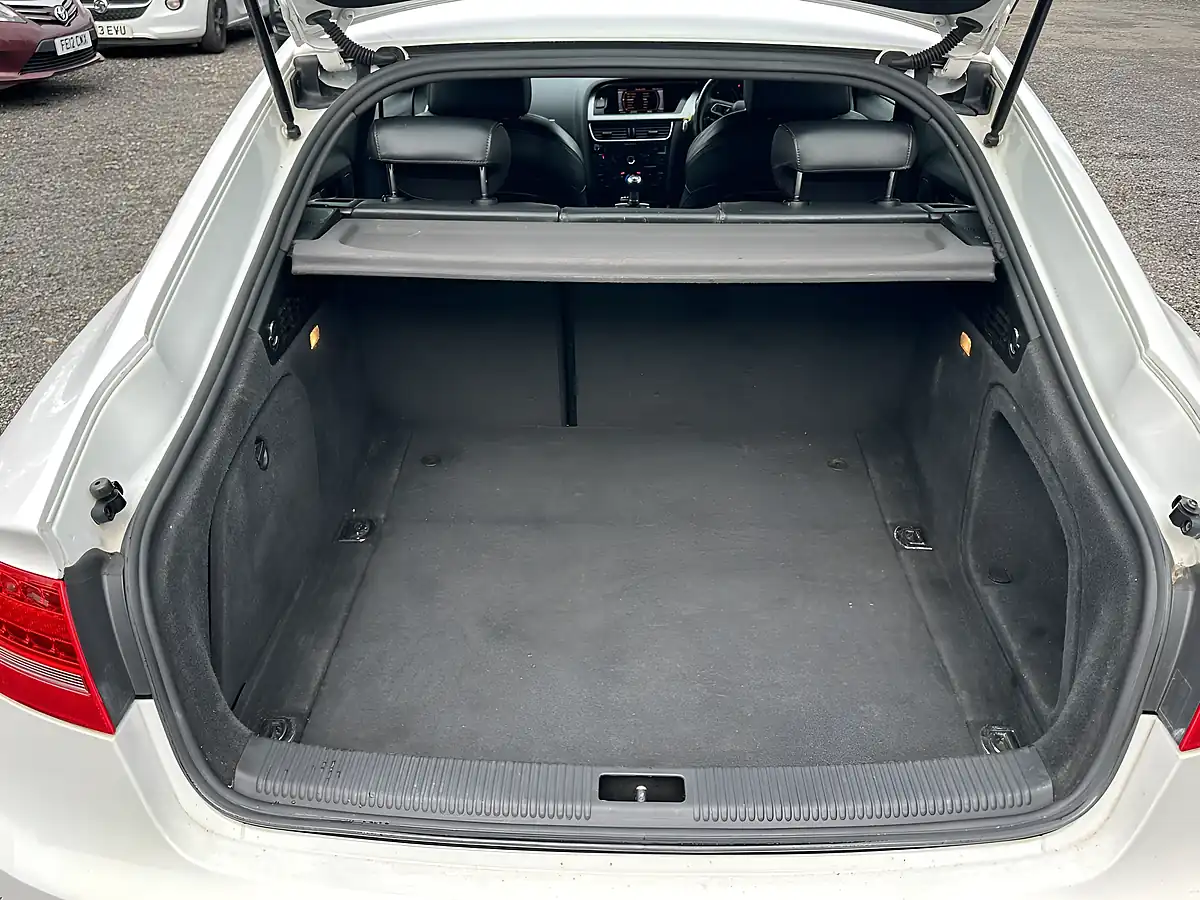 Used 2010 Audi A5 S Line White - Interior and Exterior details 5