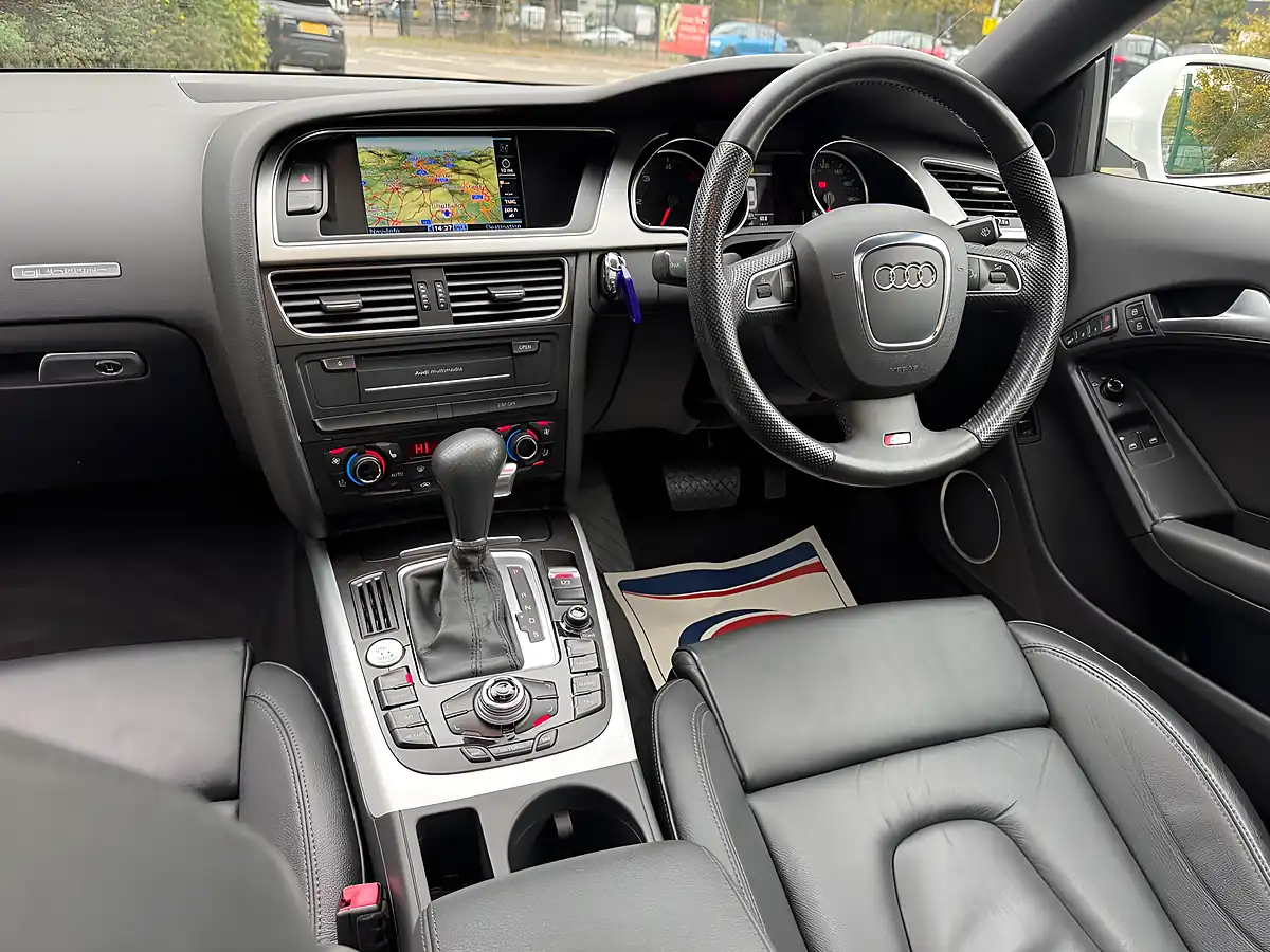 Used 2010 Audi A5 S Line White - Interior and Exterior details 12