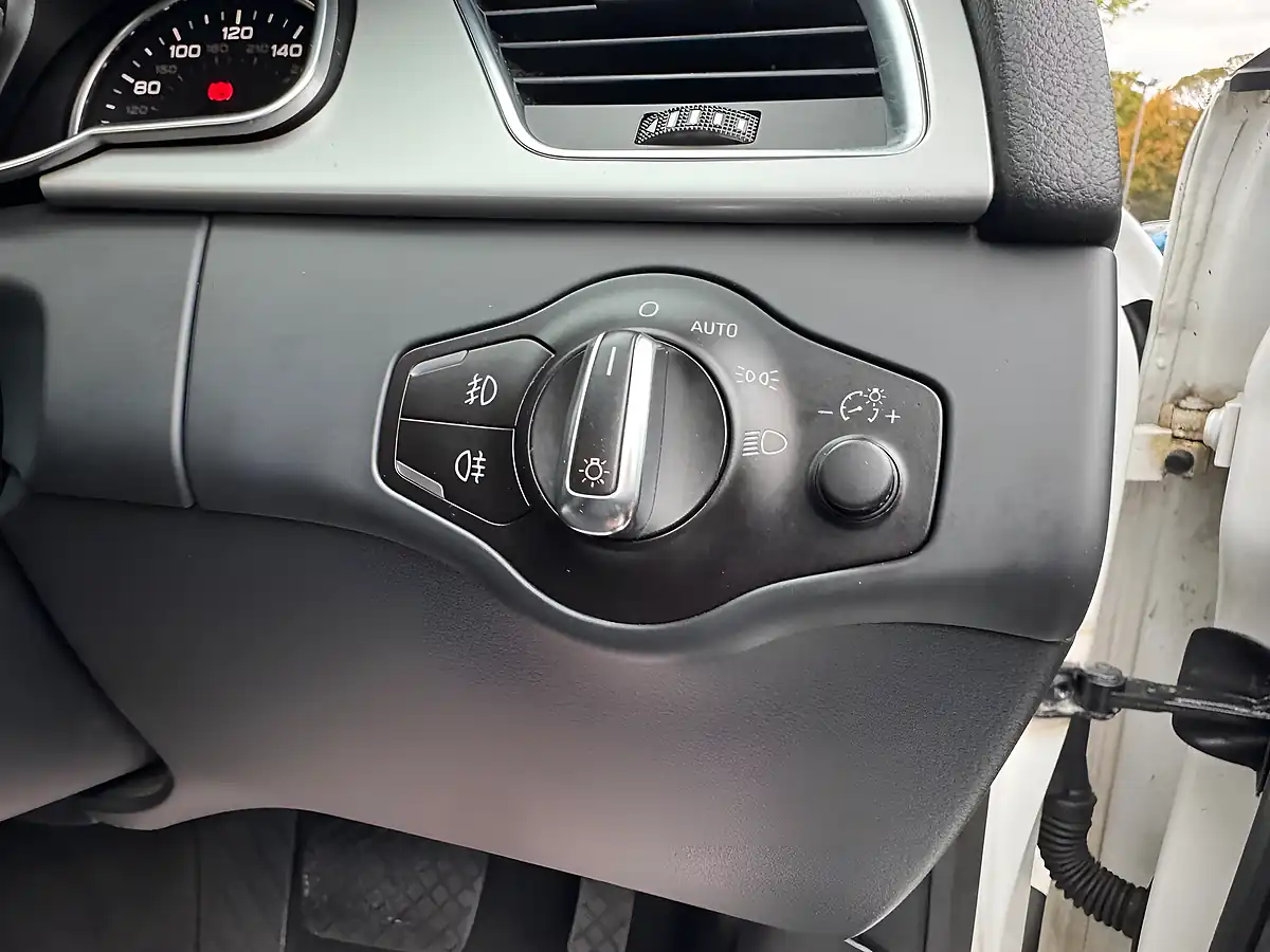 Used 2010 Audi A5 S Line White - Interior and Exterior details 16