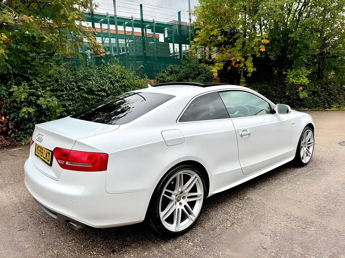 Used 2010 Audi A5 S Line White - Interior and Exterior details 4