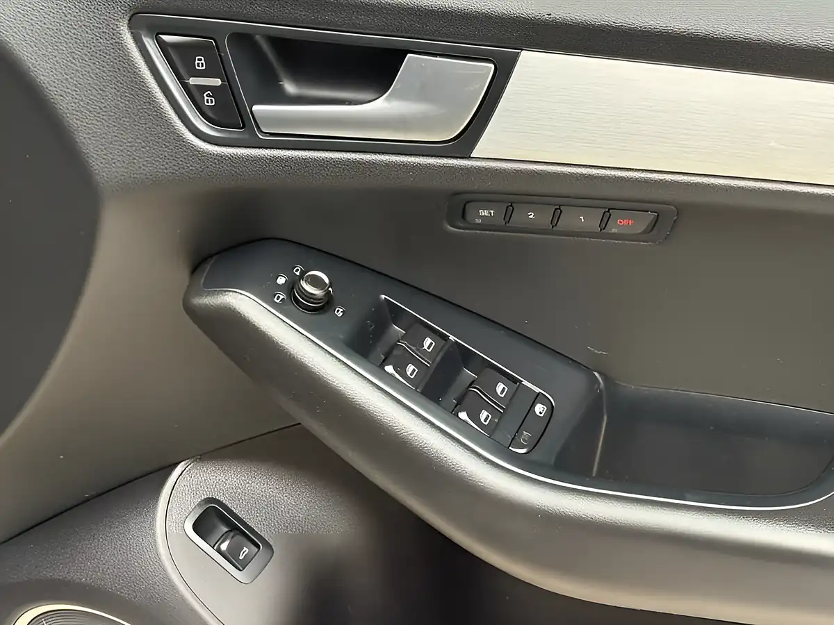 Used 2010 Audi Q5 S Line Grey - Interior and Exterior details 16