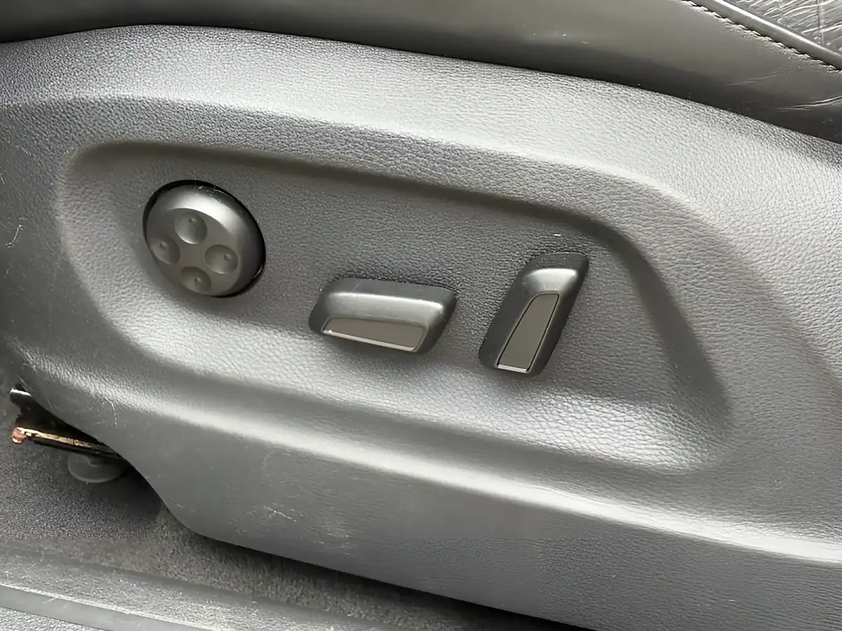 Used 2010 Audi Q5 S Line Grey - Interior and Exterior details 18
