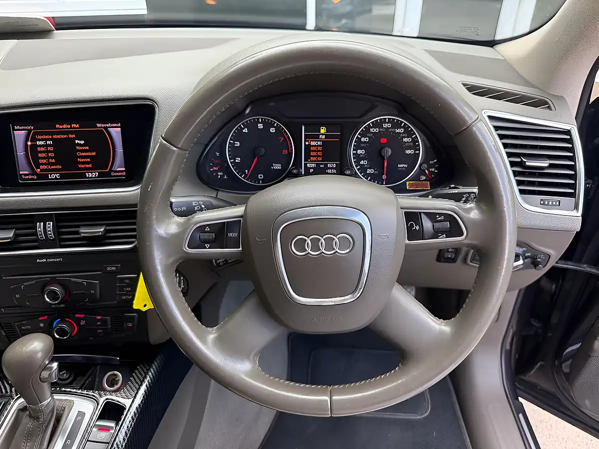 Used 2010 Audi Q5 Se Grey - Interior and Exterior details 14