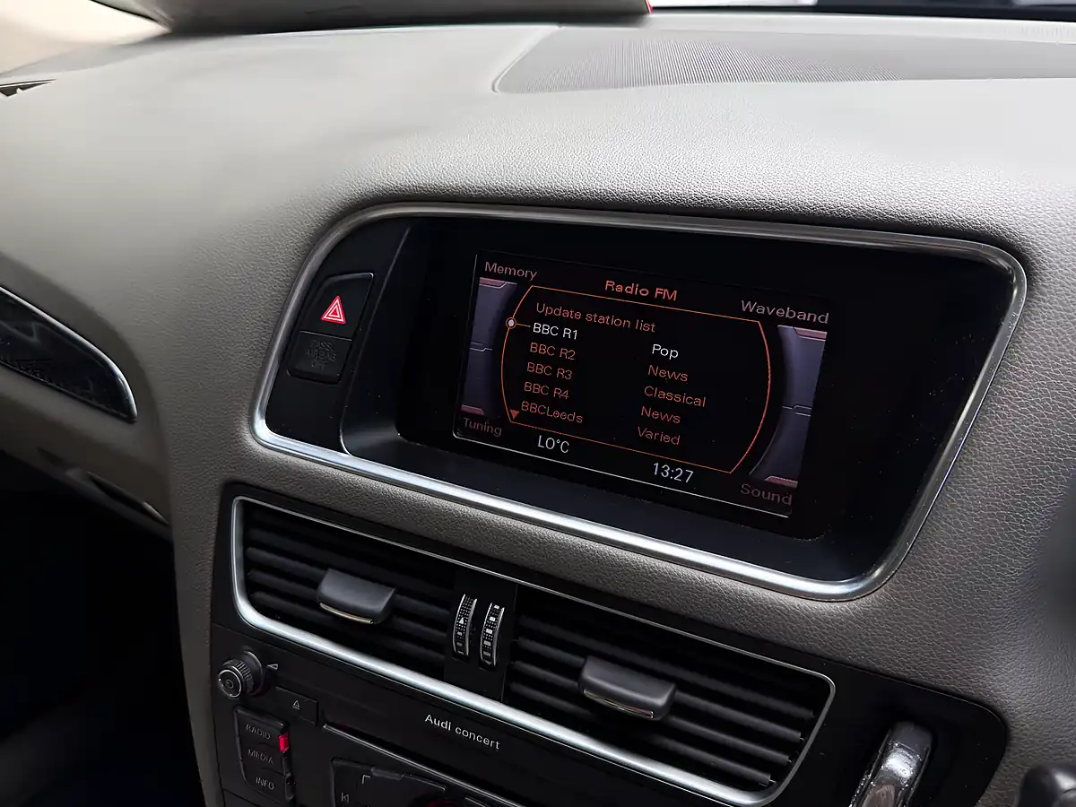 Used 2010 Audi Q5 Se Grey - Interior and Exterior details 17