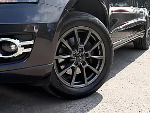 Used 2010 Audi Q5 Se Grey - Interior and Exterior details 2