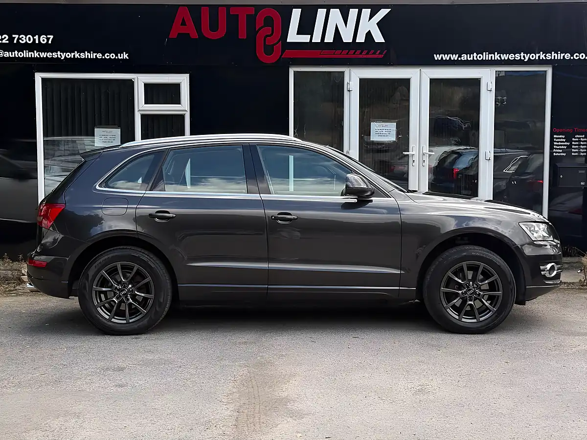 Used 2010 Audi Q5 Se Grey - Interior and Exterior details 4