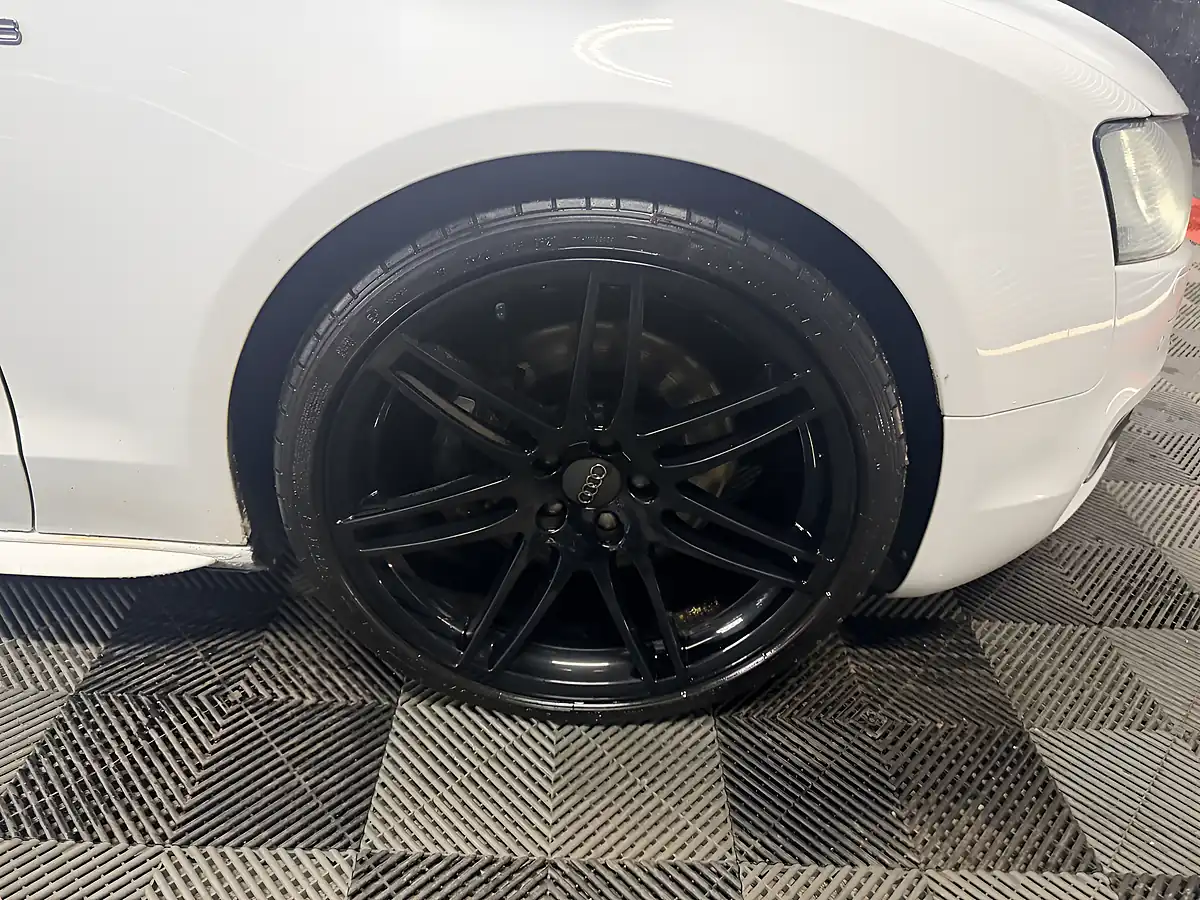 Used 2010 Audi S5 White - Interior and Exterior details 10