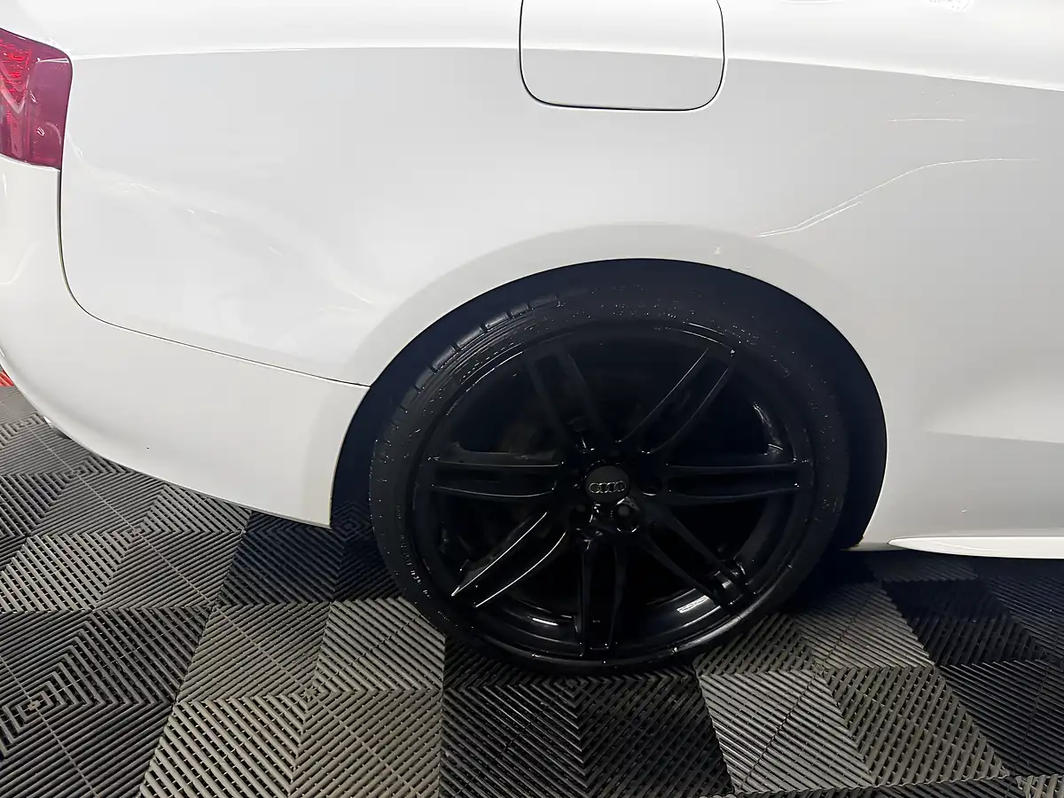 Used 2010 Audi S5 White - Interior and Exterior details 11