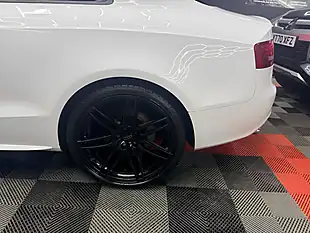 Used 2010 Audi S5 White - Interior and Exterior details 12