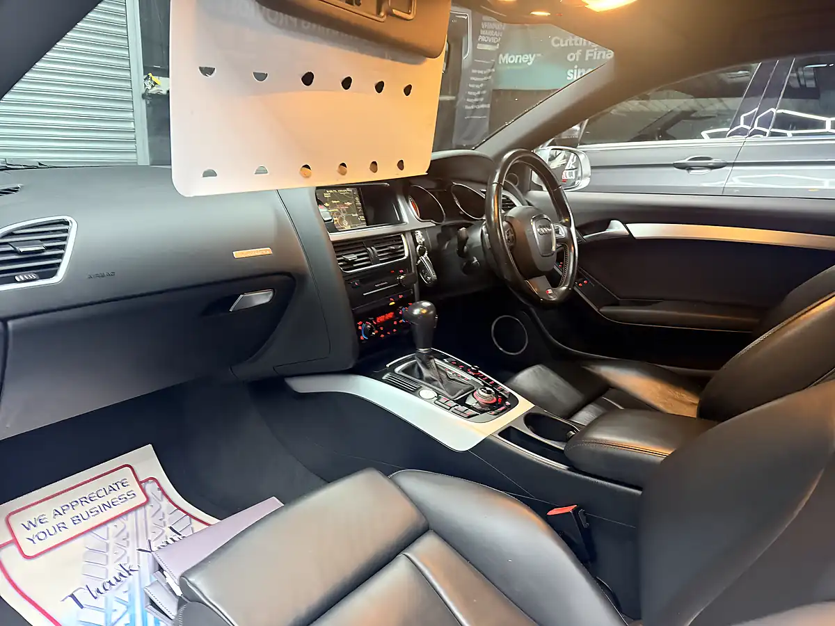 Used 2010 Audi S5 White - Interior and Exterior details 16