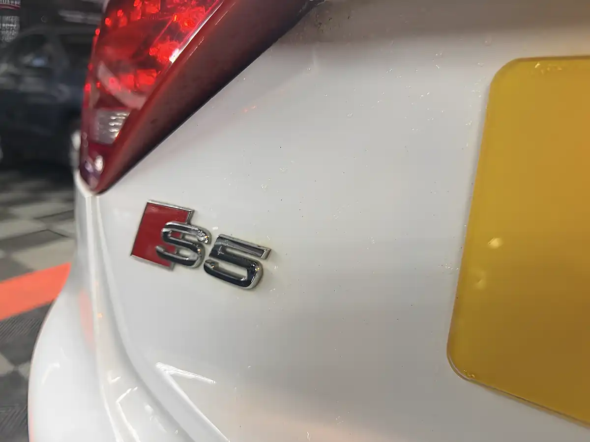 Used 2010 Audi S5 White - Interior and Exterior details 17