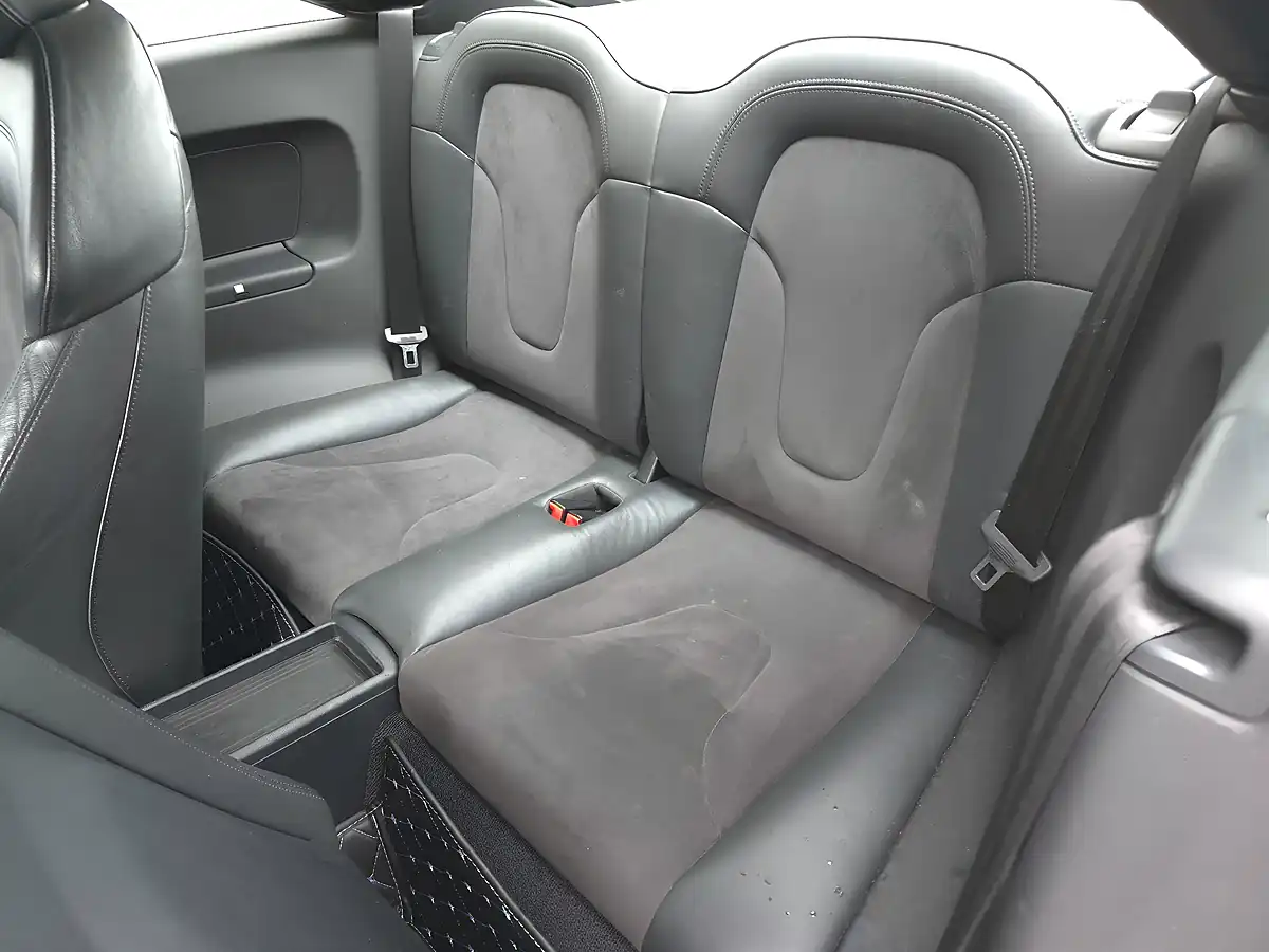 Used 2010 Audi Tt Quattro White - Interior and Exterior details 13