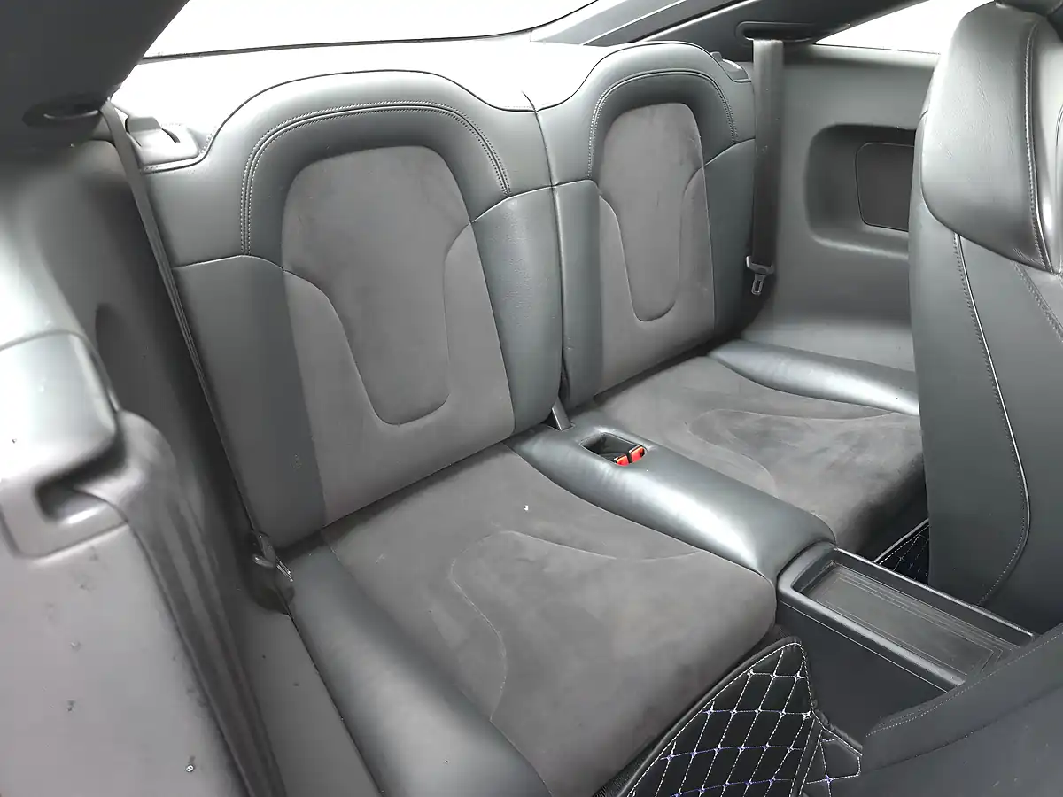 Used 2010 Audi Tt Quattro White - Interior and Exterior details 14