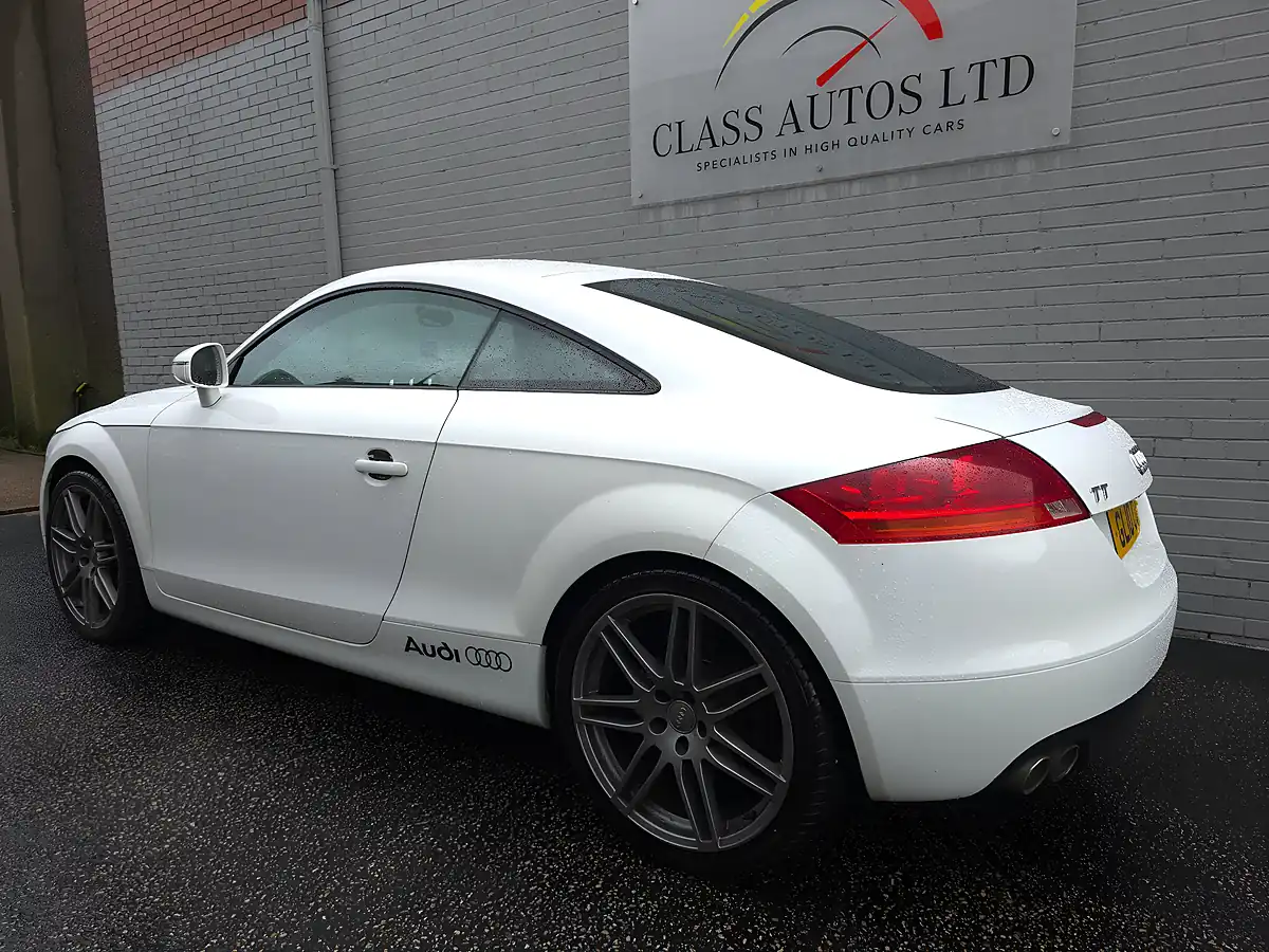 Used 2010 Audi Tt Quattro White - Interior and Exterior details 4