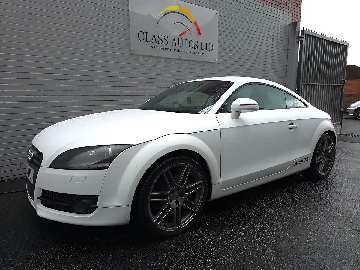 Used 2010 Audi Tt Quattro White - Interior and Exterior details 7