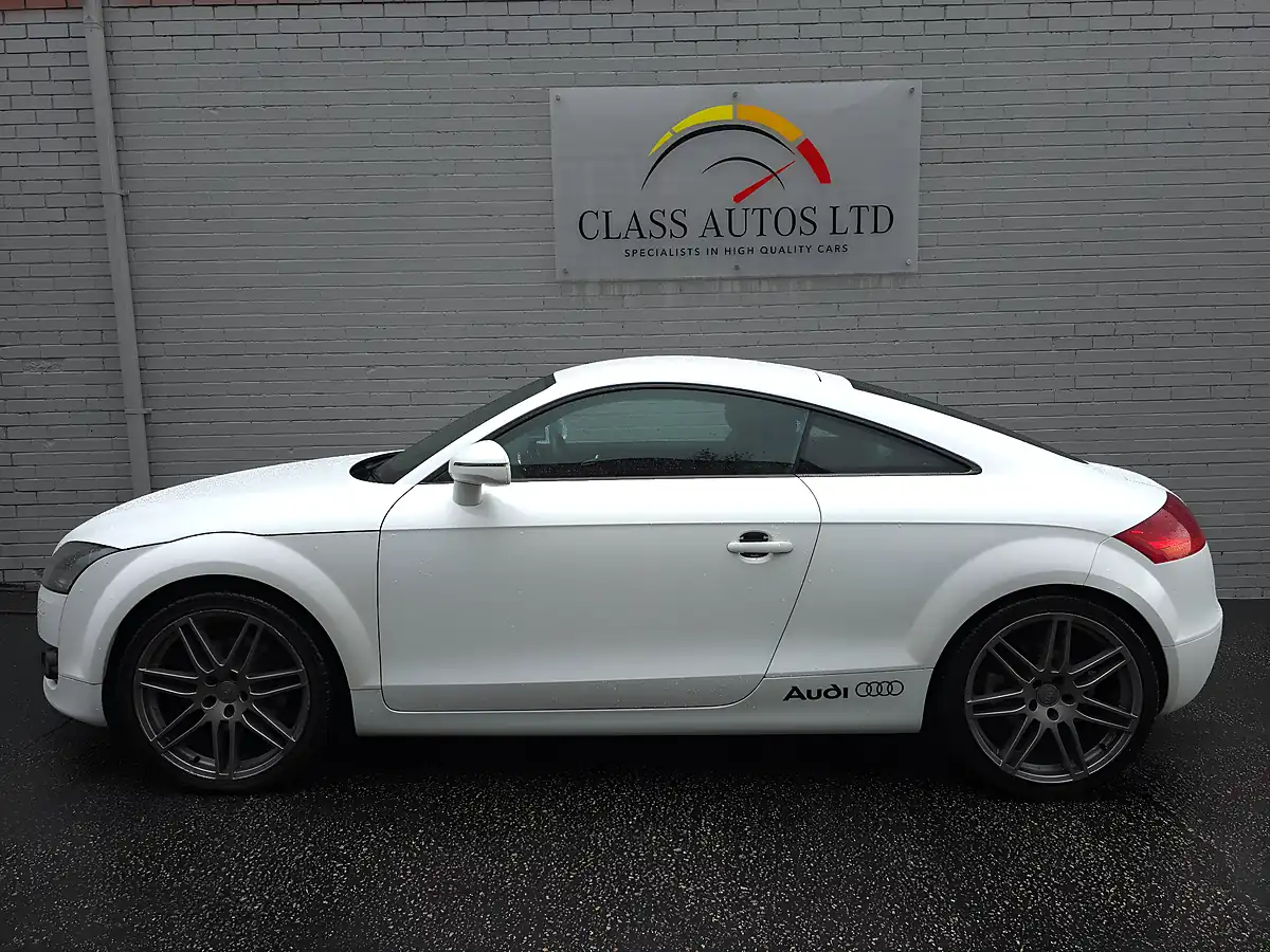 Used 2010 Audi Tt Quattro White - Interior and Exterior details 8