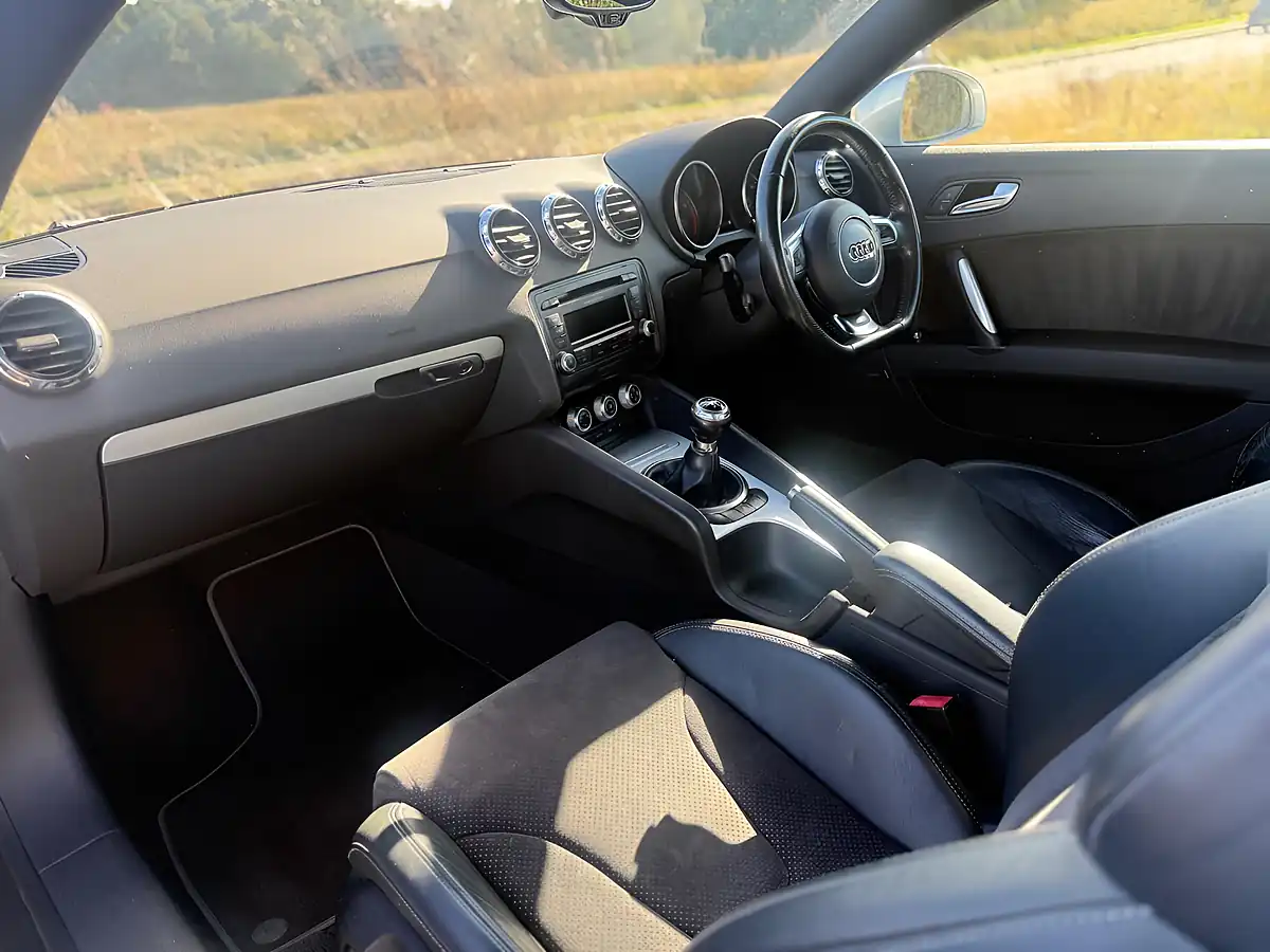 Used 2010 Audi Tt S Line Silver - Interior and Exterior details 11
