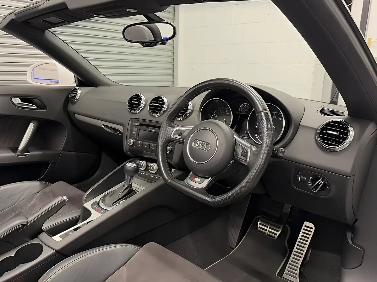 Used 2010 Audi Tt S Line White - Interior and Exterior details 12
