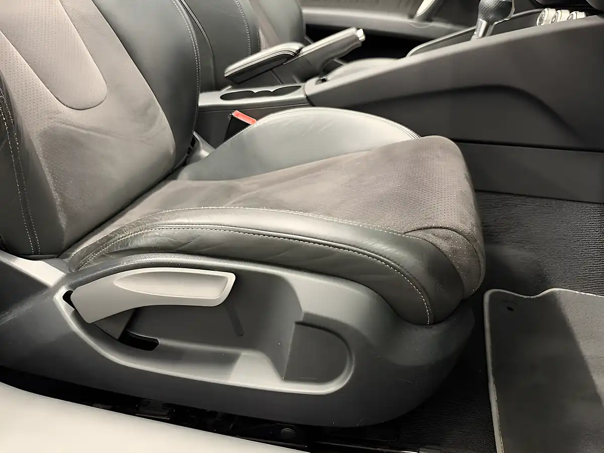 Used 2010 Audi Tt S Line White - Interior and Exterior details 18