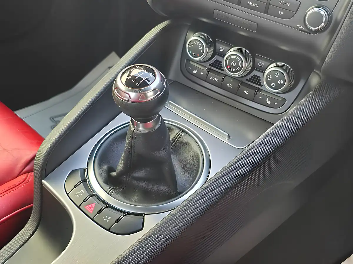 Used 2010 Audi Tt Sport Quattro White - Interior and Exterior details 12
