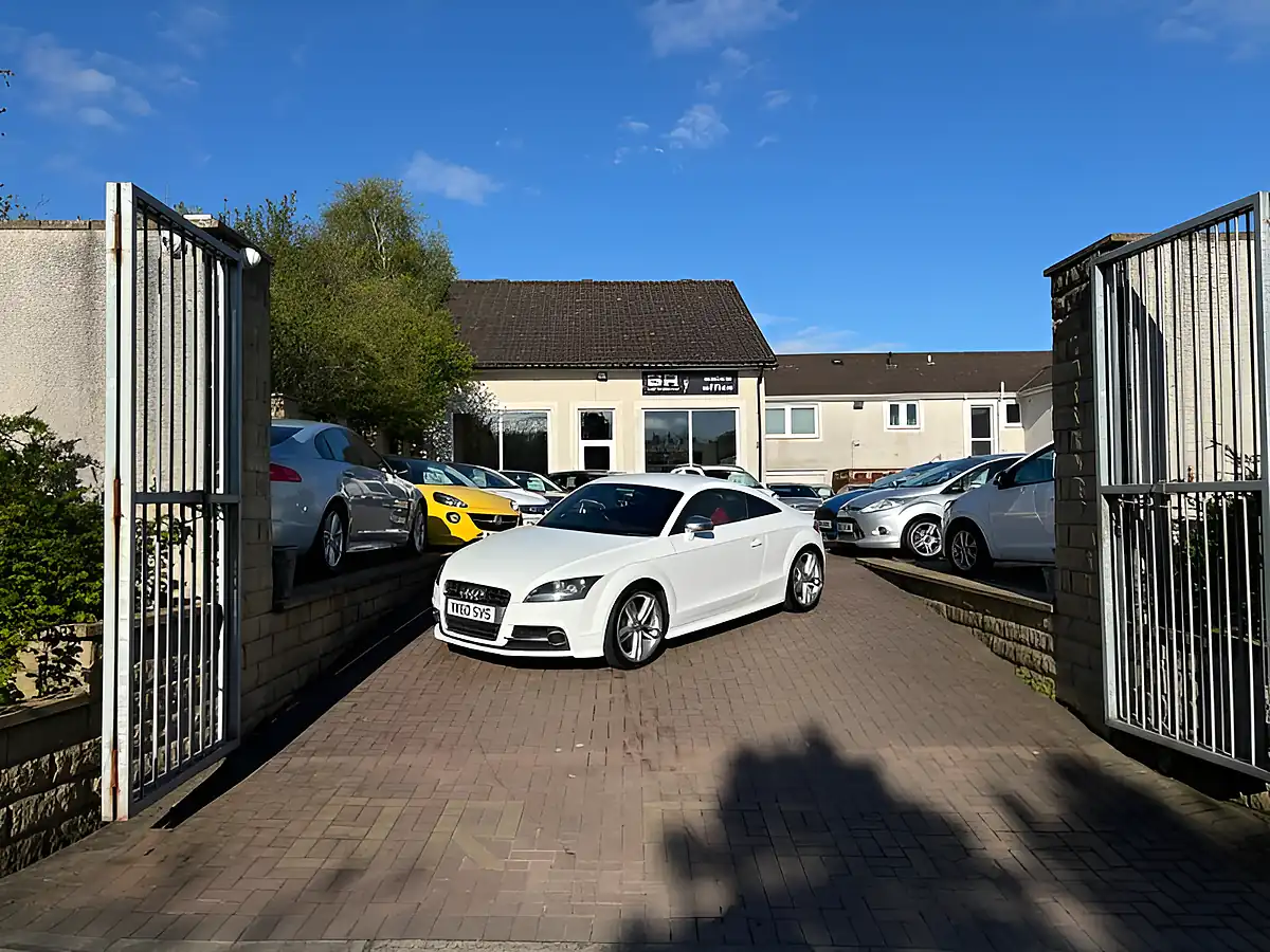 Used 2010 Audi Tts Coupe White - Interior and Exterior details 3