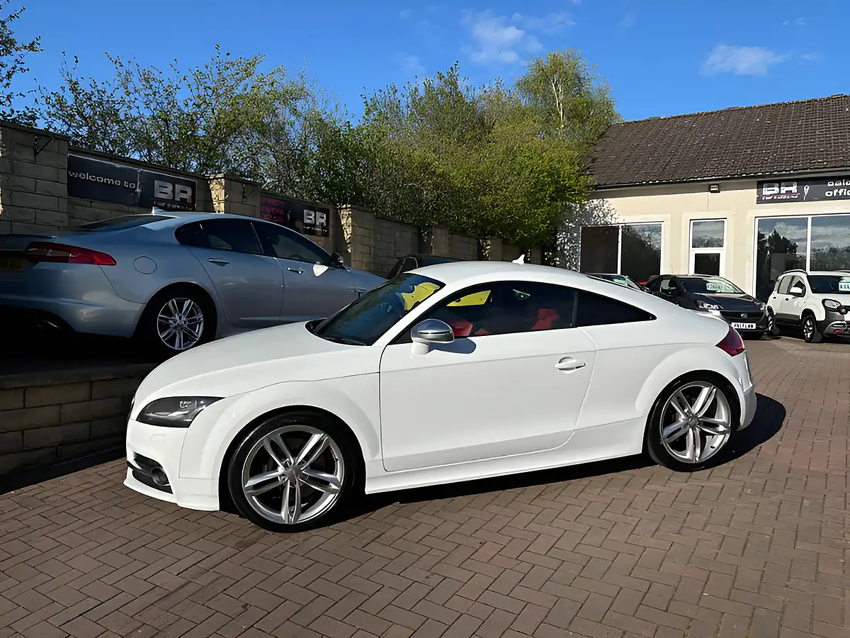 Used 2010 Audi Tts Coupe White - Interior and Exterior details 5