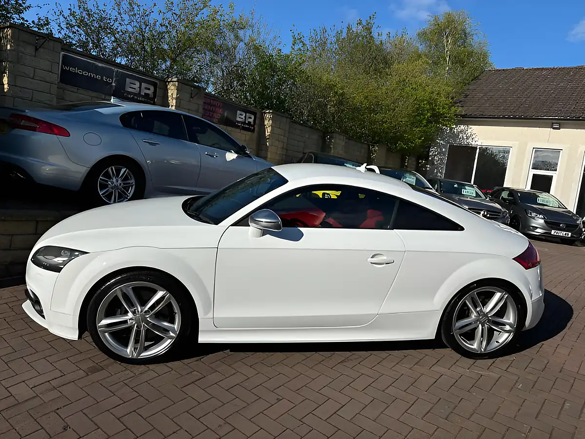 Used 2010 Audi Tts Coupe White - Interior and Exterior details 6
