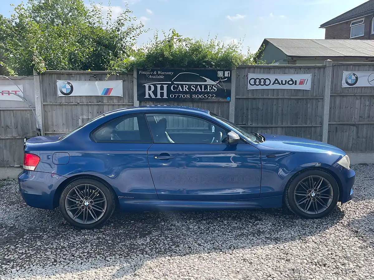Used 2010 BMW 1 Series M Sport Blue - Interior and Exterior details 5