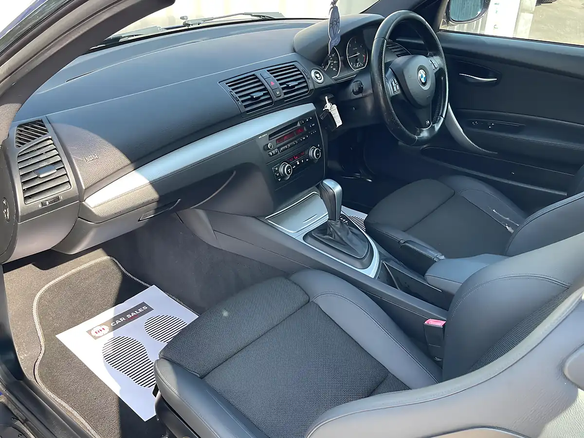 Used 2010 BMW 1 Series M Sport Blue - Interior and Exterior details 9