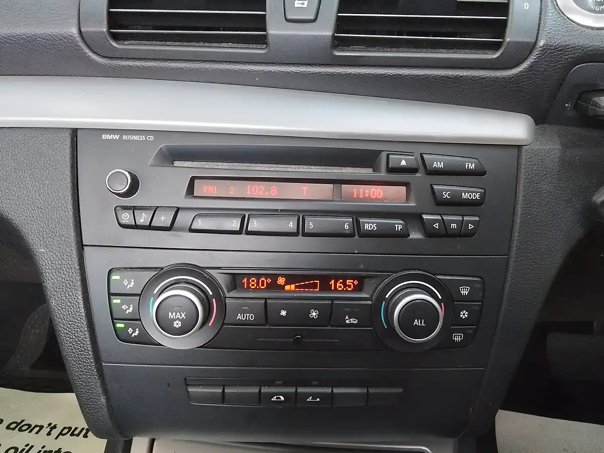 Used 2010 BMW 1 Series Se Black - Interior and Exterior details 14