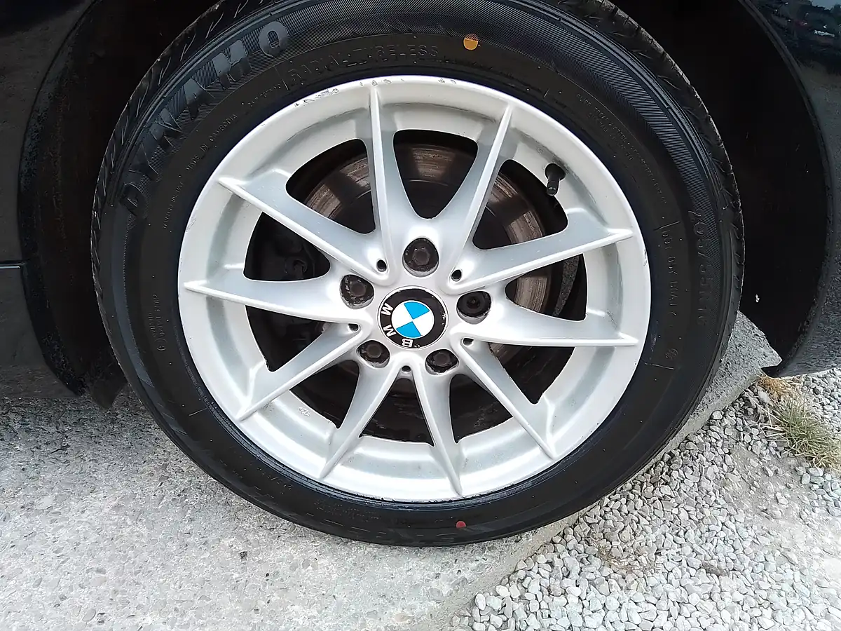 Used 2010 BMW 1 Series Se Black - Interior and Exterior details 16