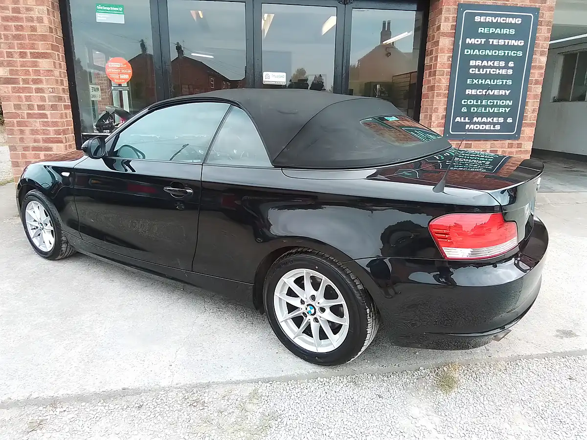 Used 2010 BMW 1 Series Se Black - Interior and Exterior details 18