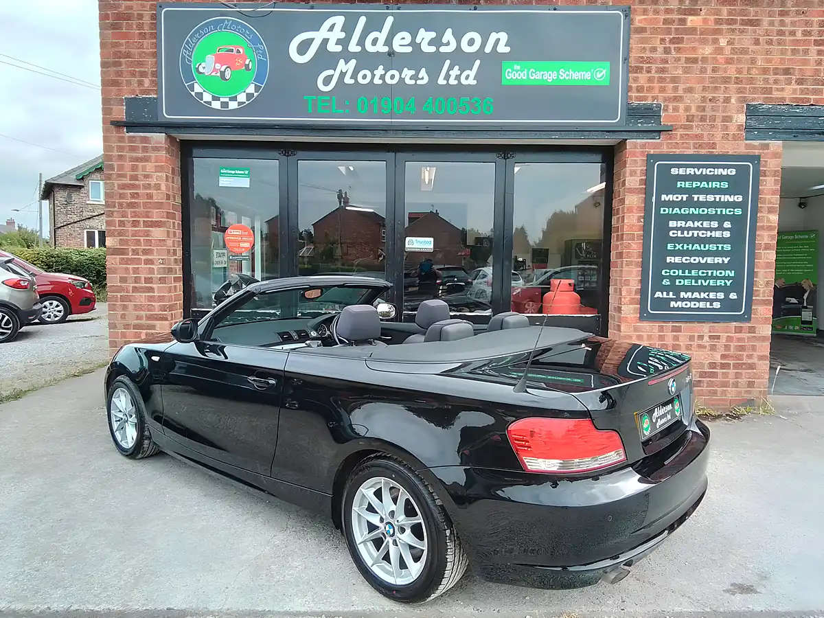 Used 2010 BMW 1 Series Se Black - Interior and Exterior details 20