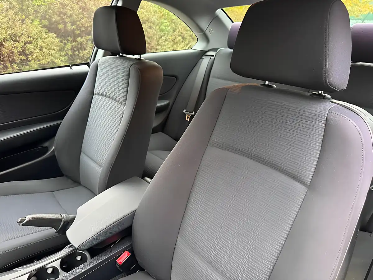 Used 2010 BMW 1 Series Se White - Interior and Exterior details 11