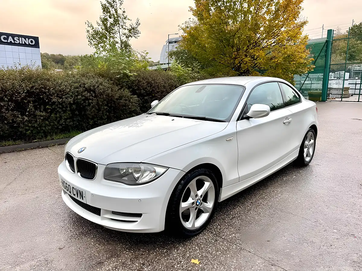Used 2010 BMW 1 Series Se White - Interior and Exterior details 2