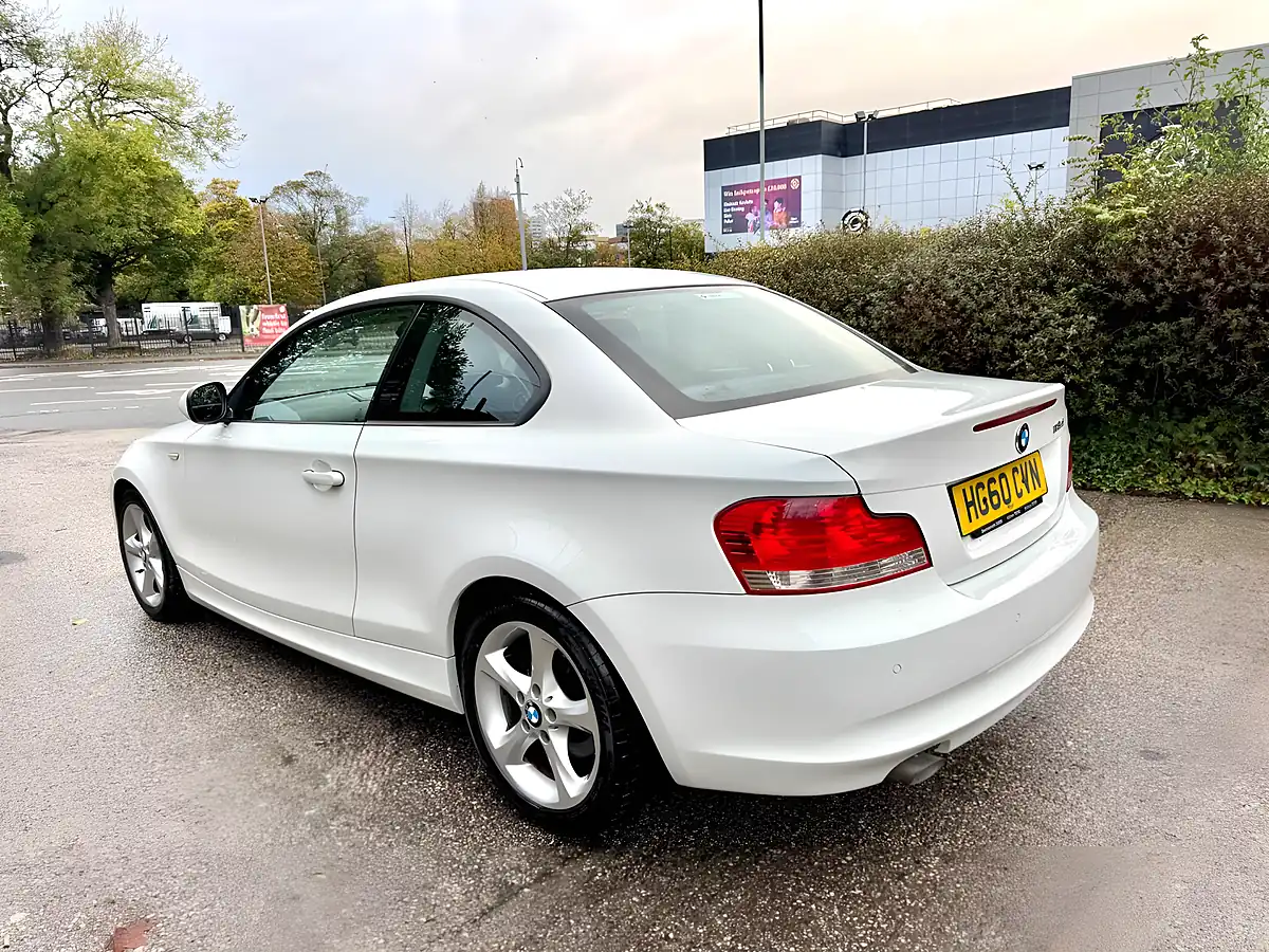 Used 2010 BMW 1 Series Se White - Interior and Exterior details 3