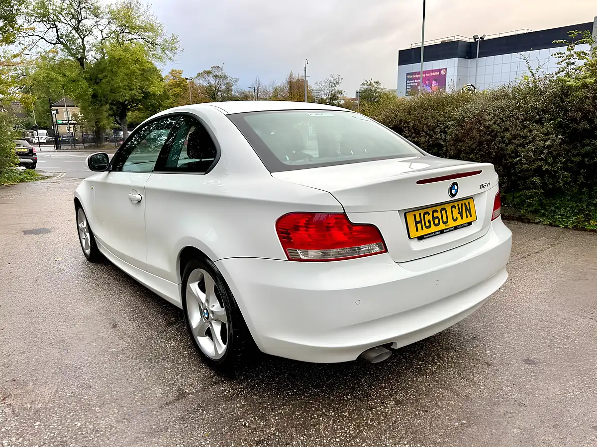 Used 2010 BMW 1 Series Se White - Interior and Exterior details 5