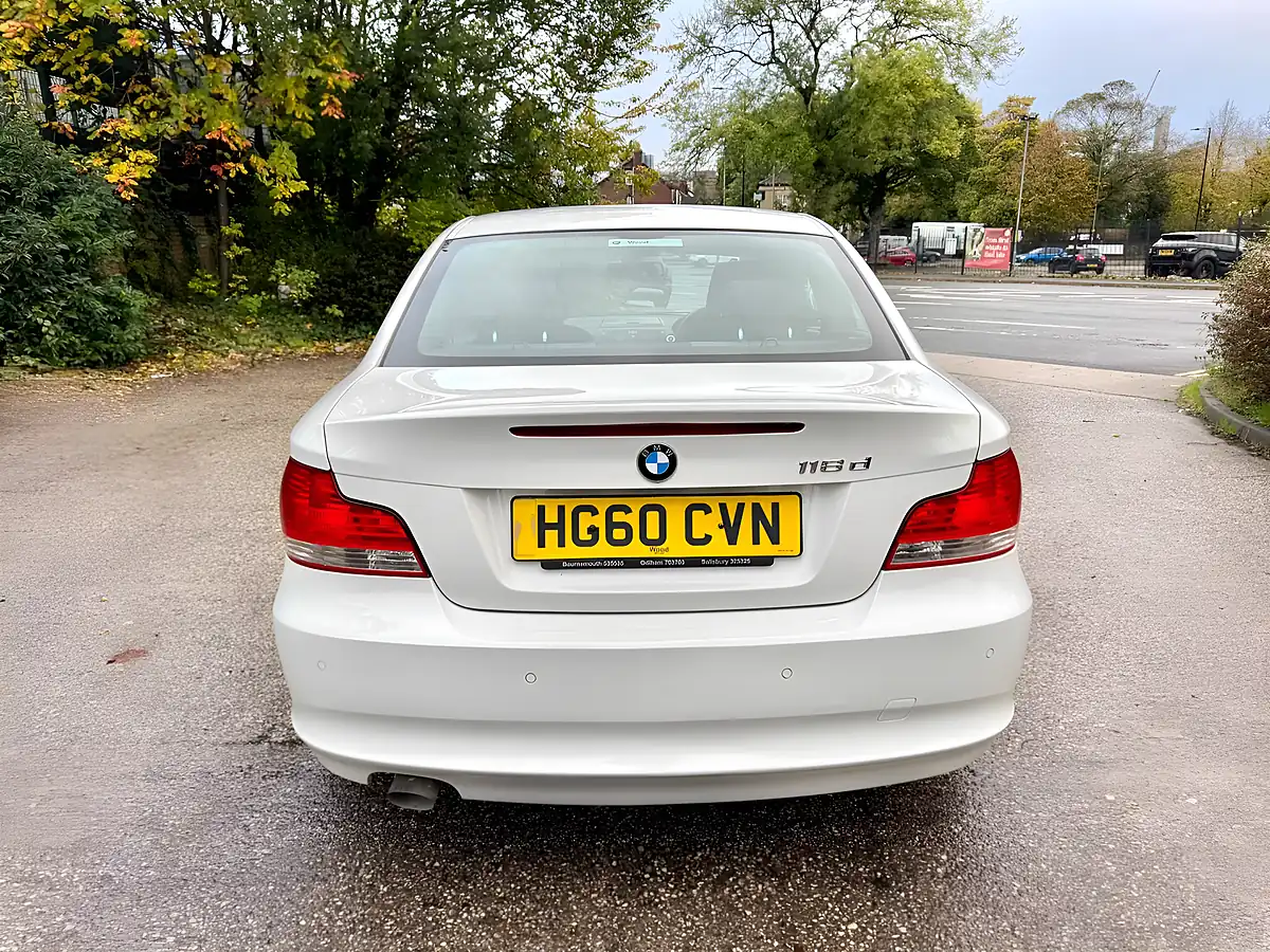 Used 2010 BMW 1 Series Se White - Interior and Exterior details 6