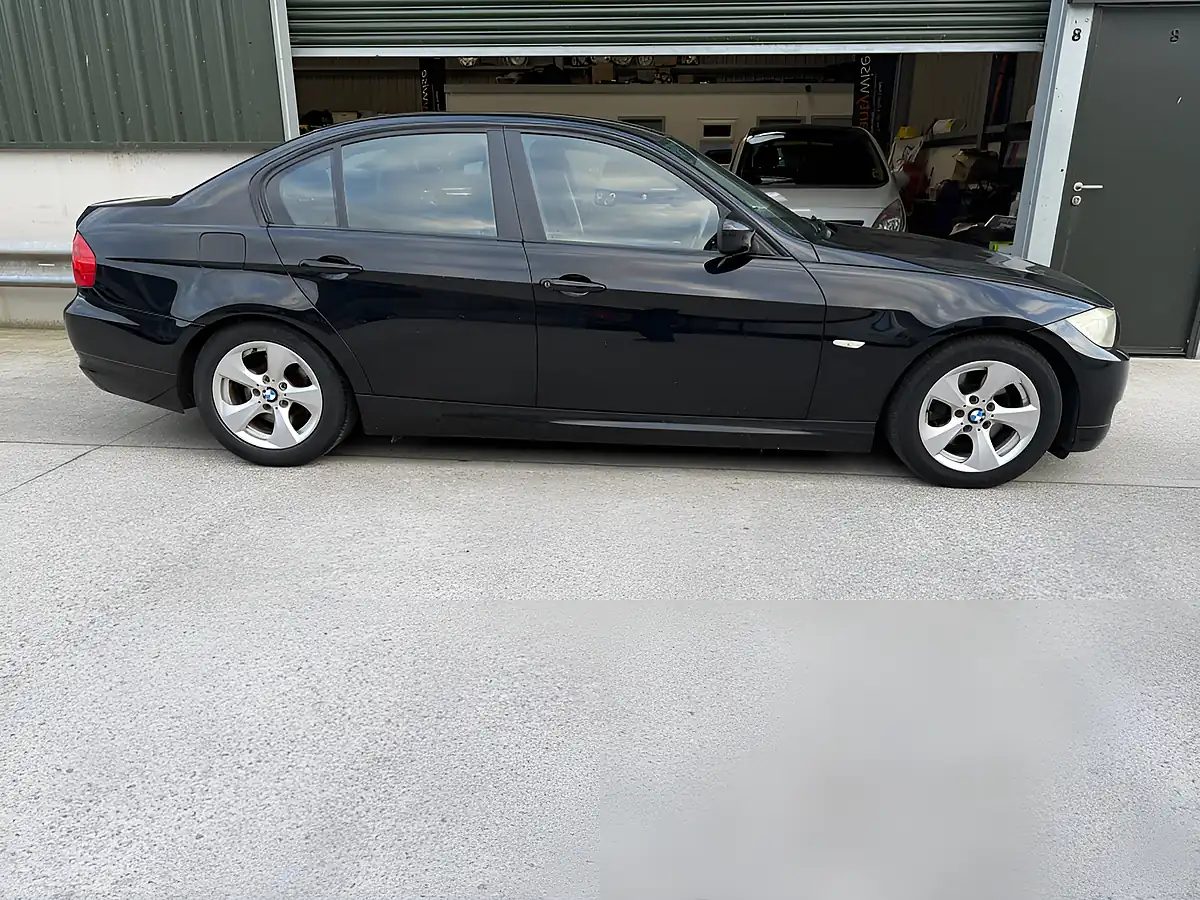 Used 2010 BMW 3 Series Efficientdynamics Black - Interior and Exterior details 3