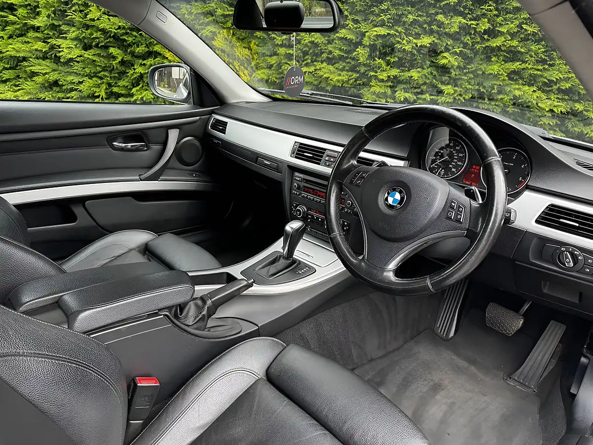 Used 2010 BMW 3 Series Se Silver - Interior and Exterior details 13