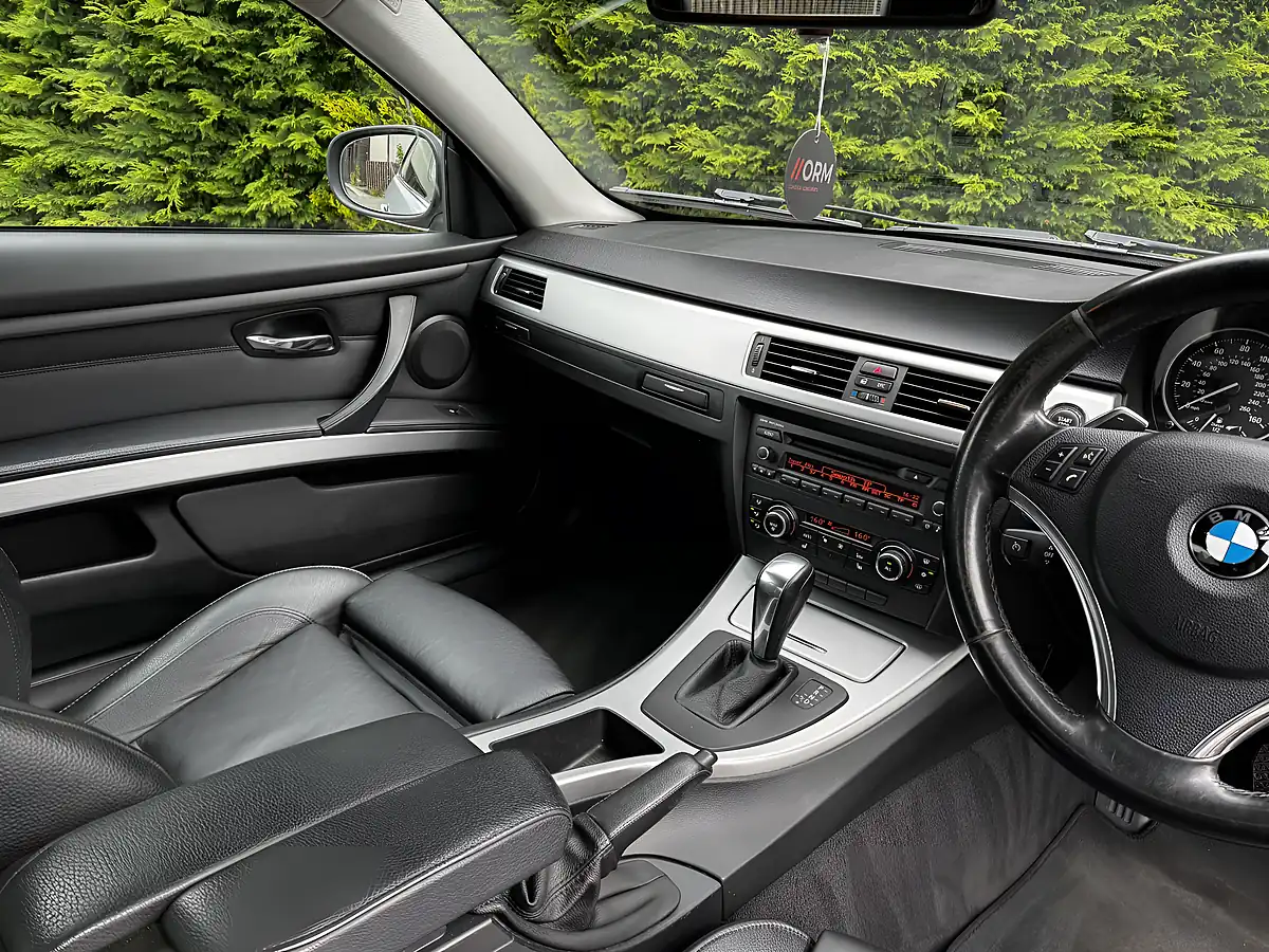 Used 2010 BMW 3 Series Se Silver - Interior and Exterior details 16