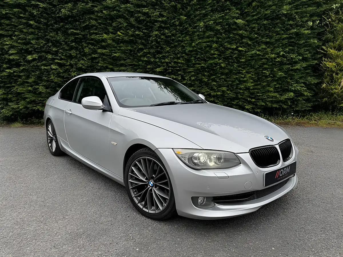 Used 2010 BMW 3 Series Se Silver - Interior and Exterior details 2