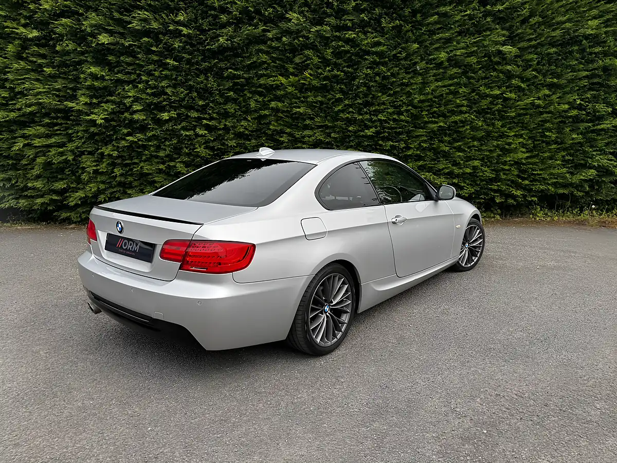 Used 2010 BMW 3 Series Se Silver - Interior and Exterior details 4