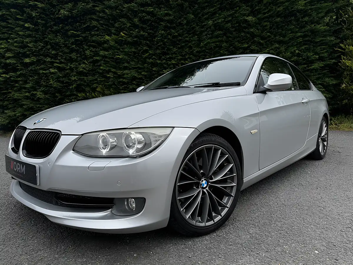 Used 2010 BMW 3 Series Se Silver - Interior and Exterior details 5