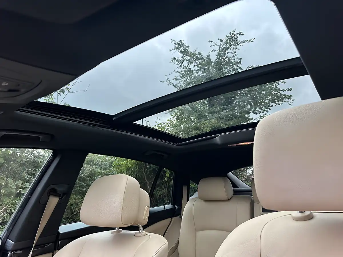 Used 2010 BMW 5 Series GT Se GT Blue - Interior and Exterior details 8